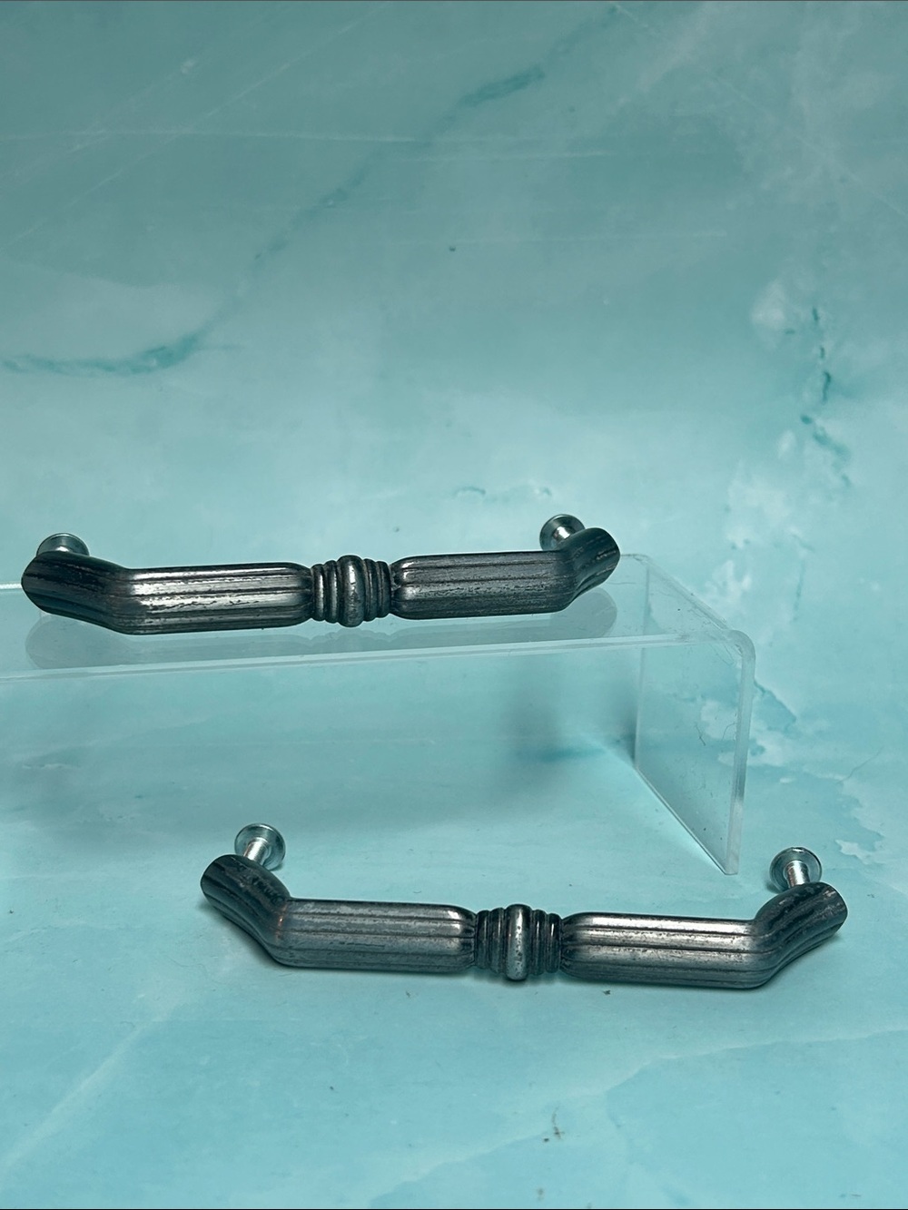 Antique-Style Pewter Drawer Pulls -espacement 4 inches set of 2